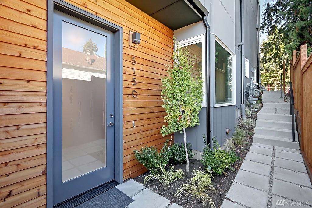 515 C Ward St Unit  Seattle WA 98109