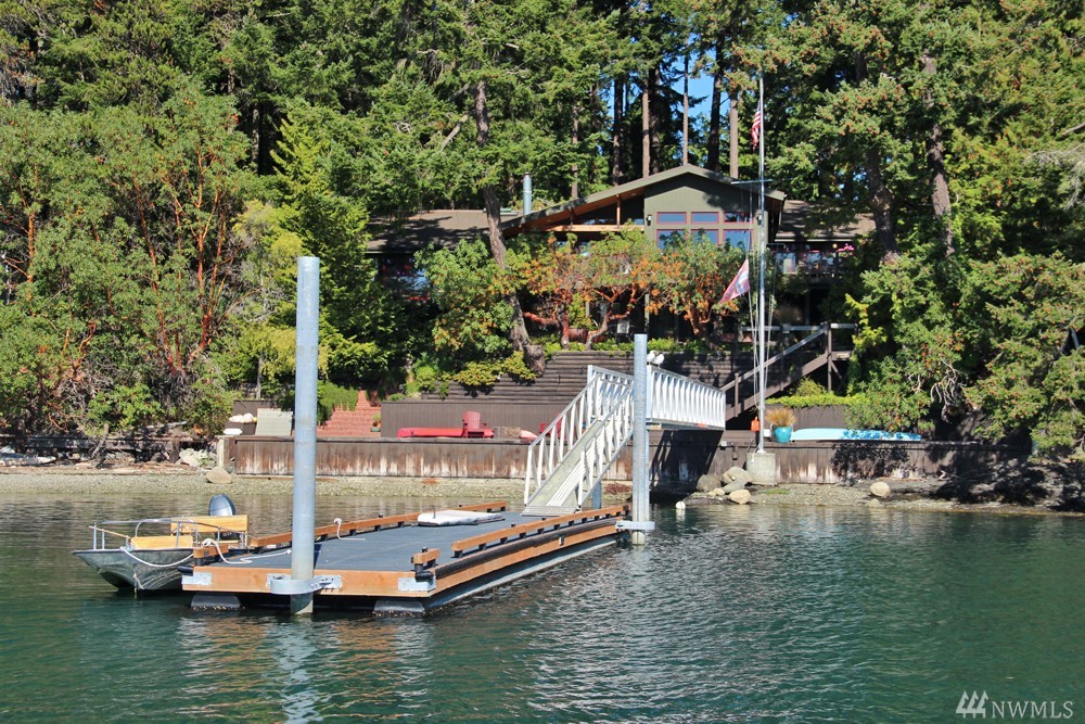 3 Brown Island Unit  Brown Island WA 98250