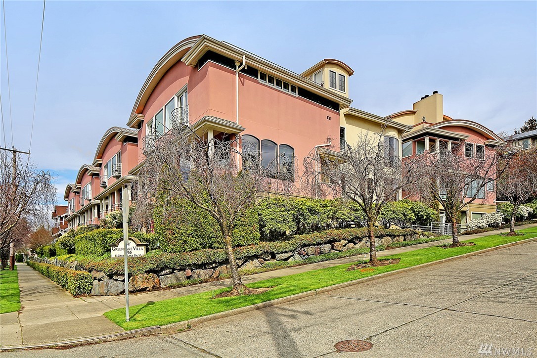 7700 E Green Lake Dr N Unit D13 Unit D13 Seattle WA 98103