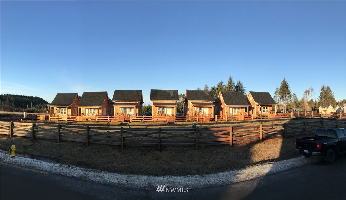 18 Grove Ln Unit  Pacific Beach WA 98571