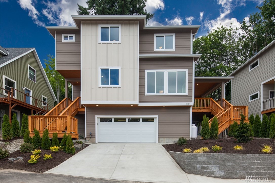 1584 Devenny Ave NE Bainbridge Island WA 98110