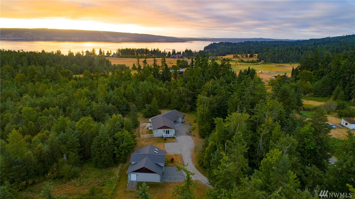 1452 Gardiner Beach Rd Gardiner WA 98382