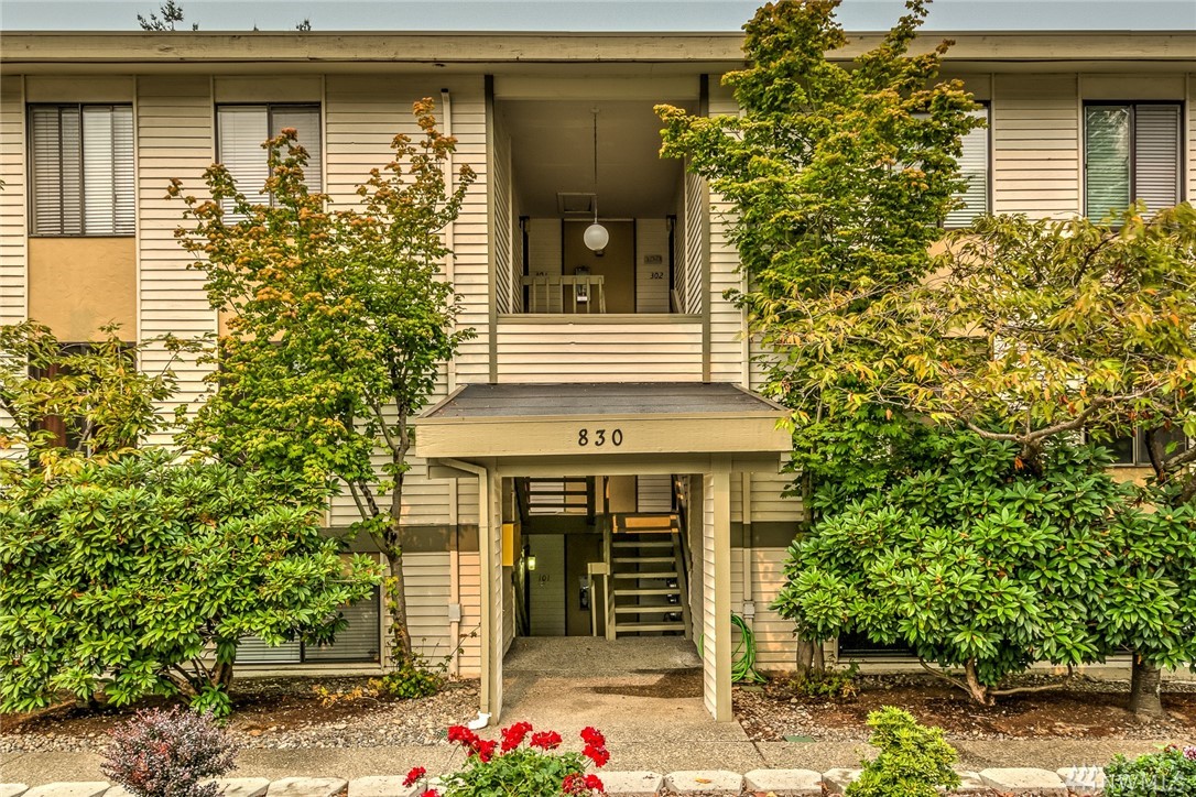 830 Kirkland Way Unit 102 Unit 102 Kirkland WA 98033