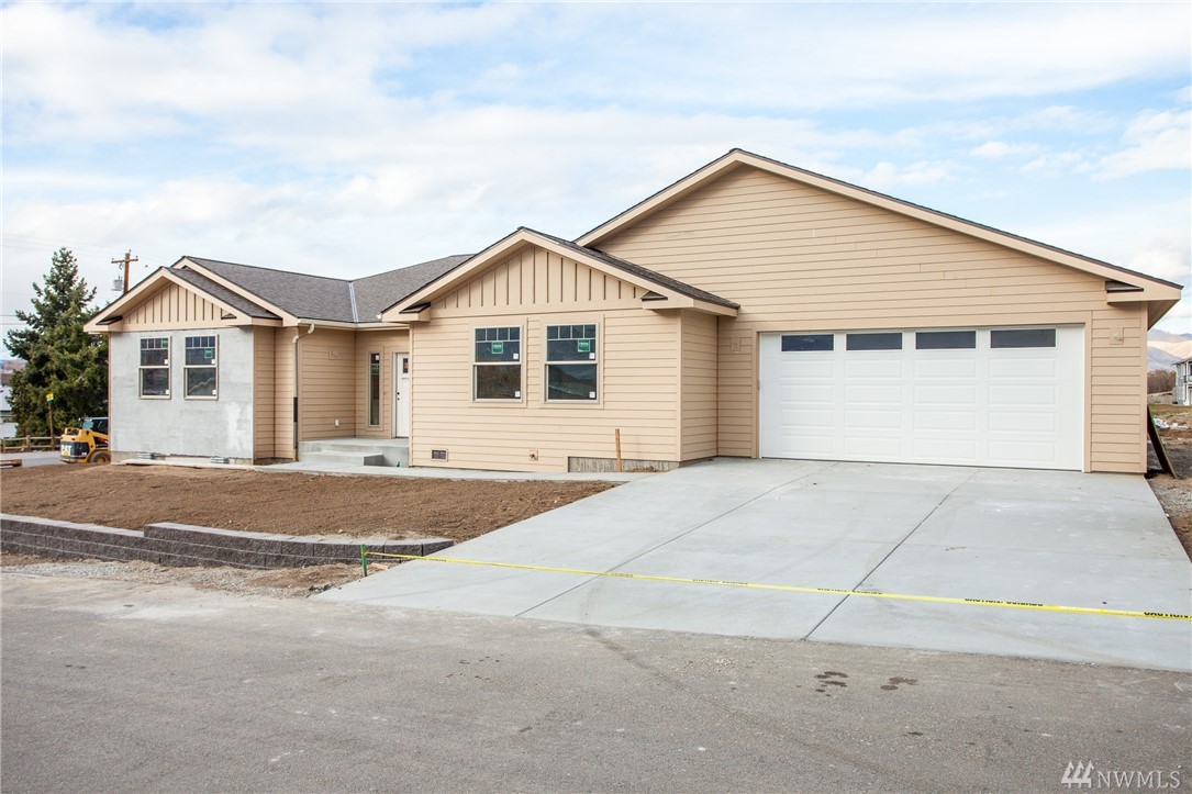 479 Hemlock Ct NW Unit  East Wenatchee WA 98802