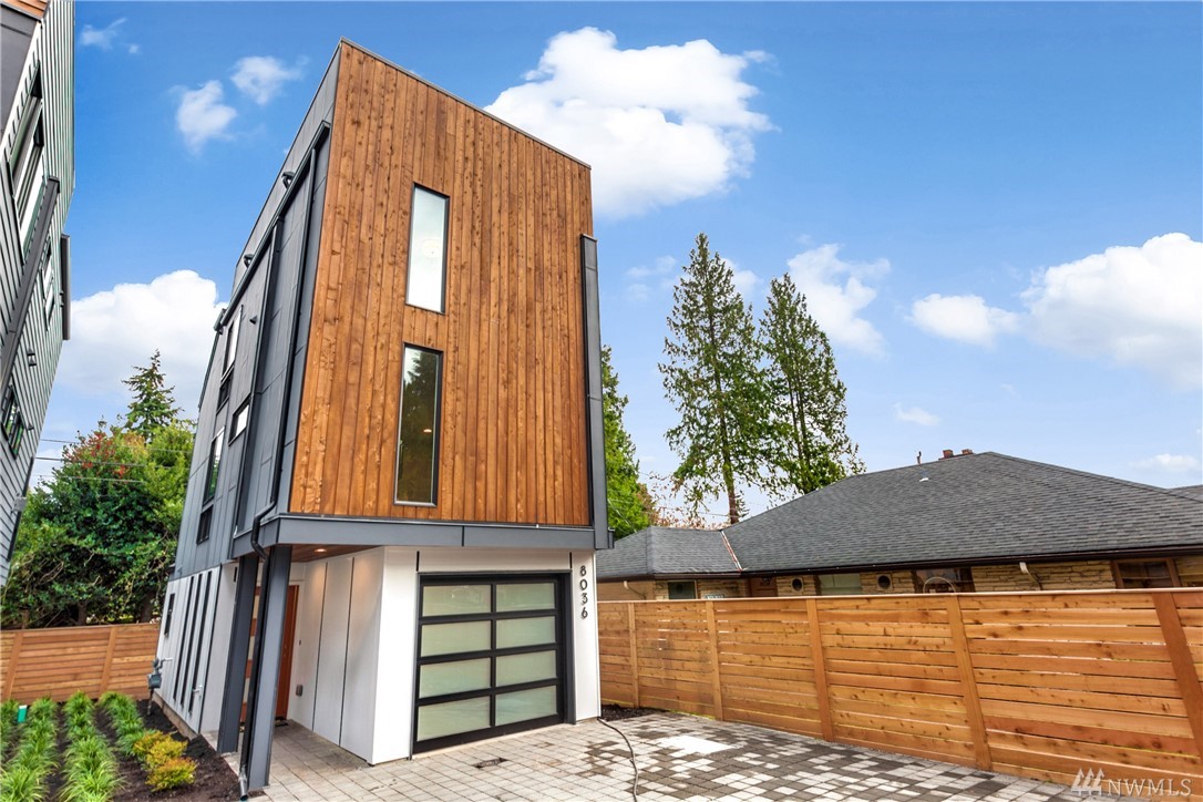 8036 35th Ave NE Unit  Seattle WA 98115