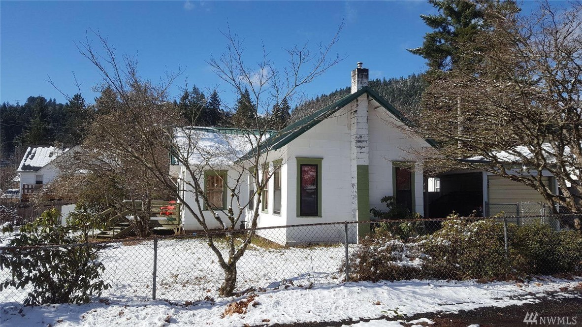 32 First St Unit  Carson WA 98610