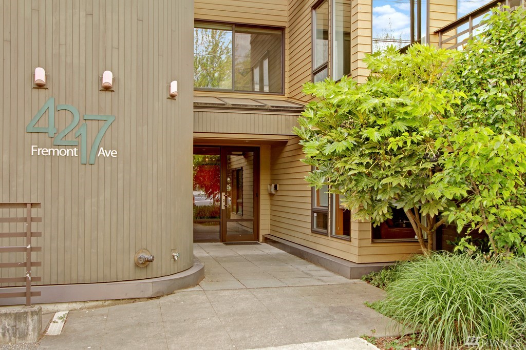 4217 Fremont Ave N Unit 4 Unit 4 Seattle WA 98103