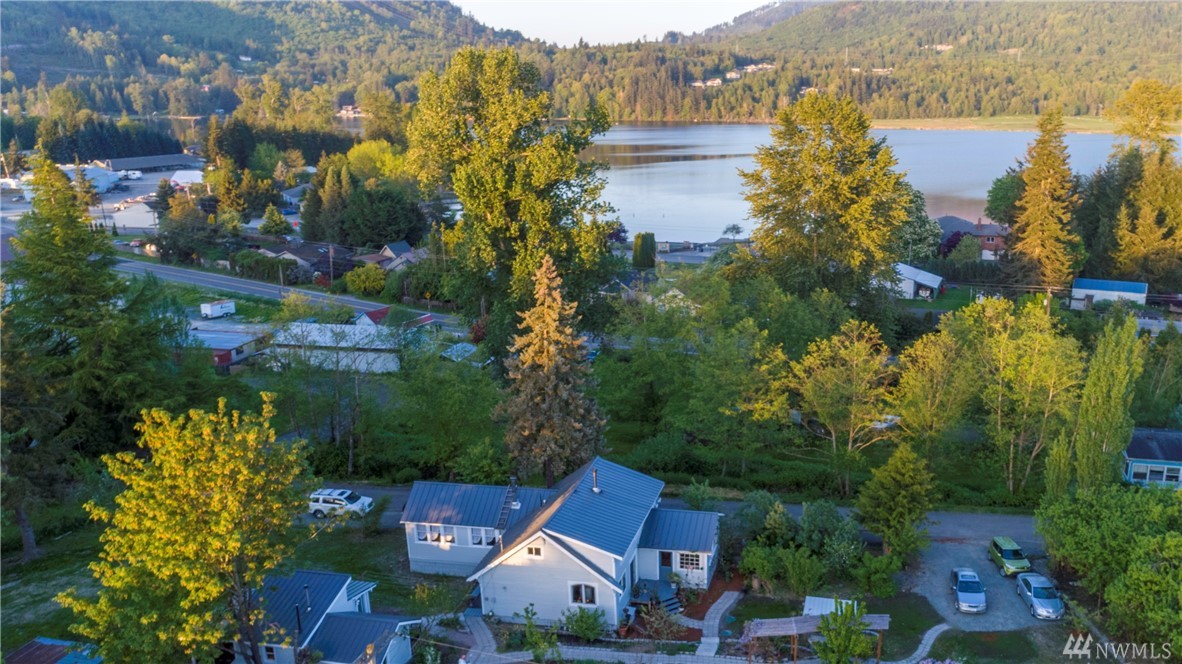 12948 Cedar St Clear Lake WA 98235