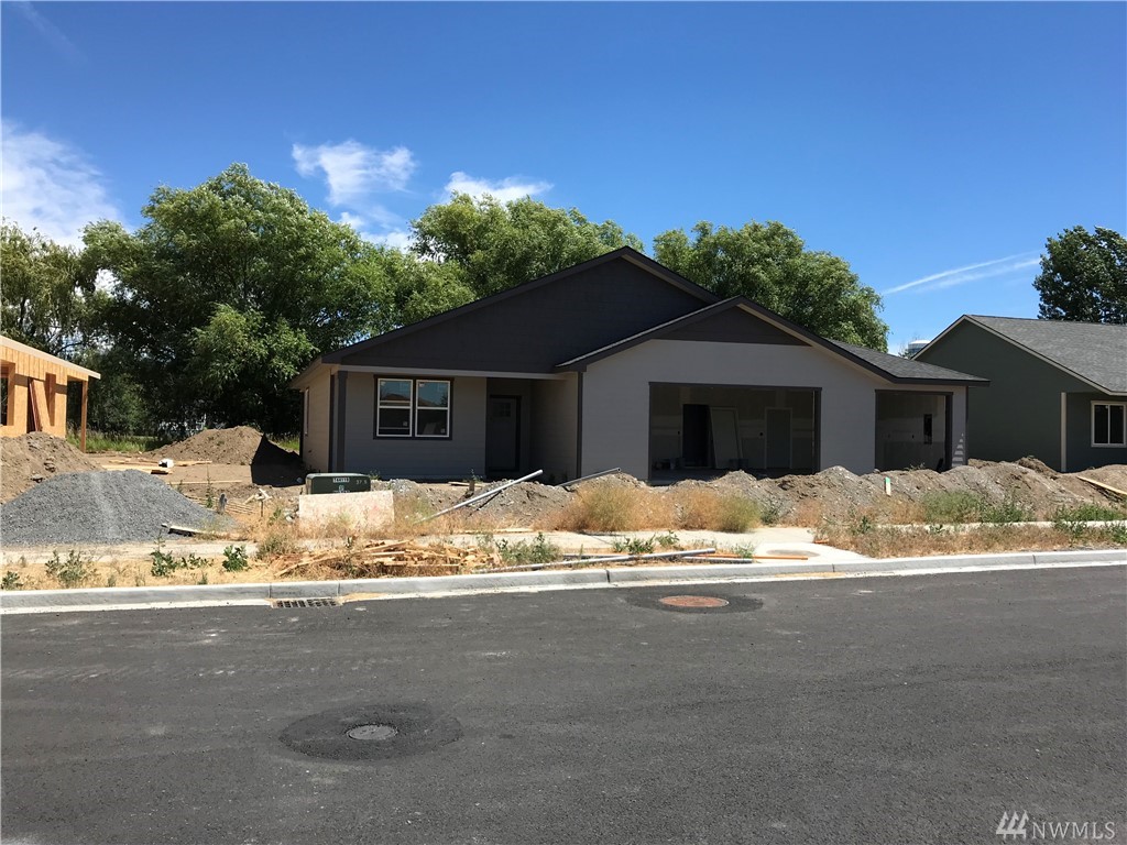 1115 S June Dr S Unit  Moses Lake WA 98837