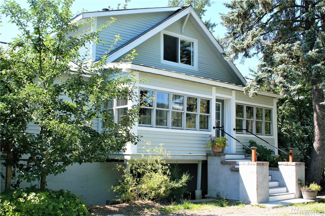 12948 Cedar St Clear Lake WA 98235