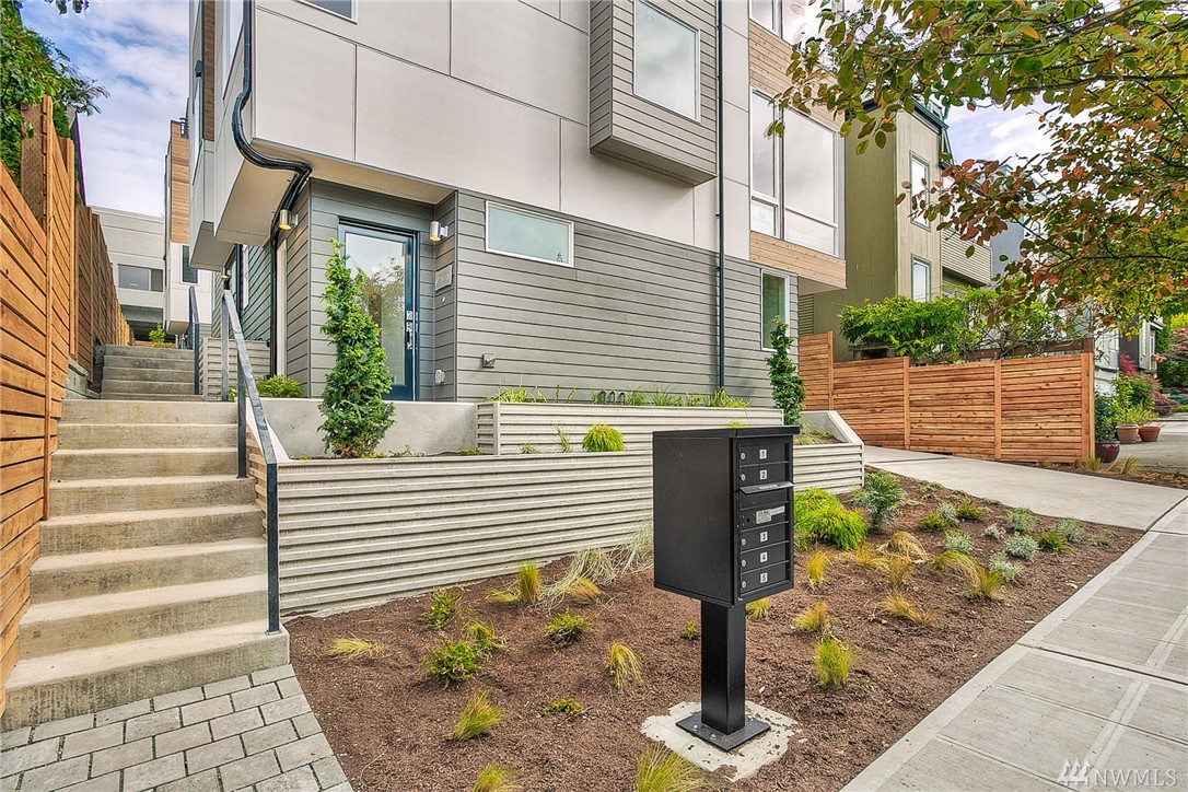 2512 A Yale Ave E Unit  Seattle WA 98102
