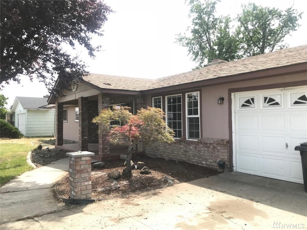 501 W 9th Wapato WA 98951