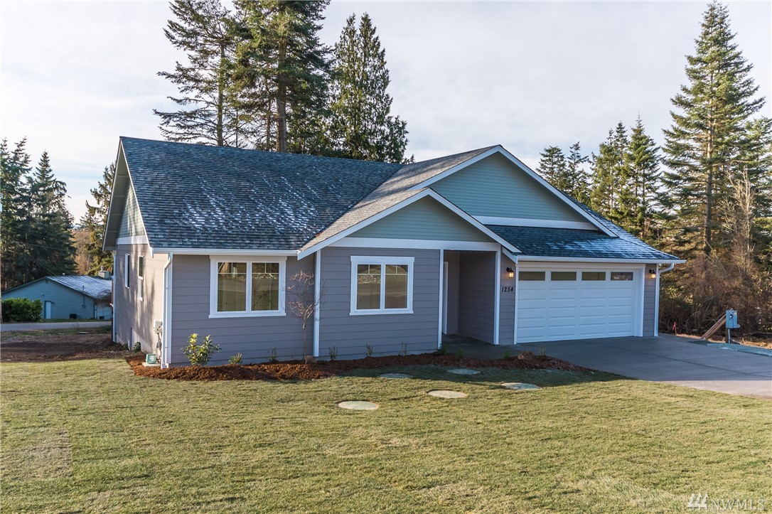 1254 Rickover Dr Coupeville WA 98239