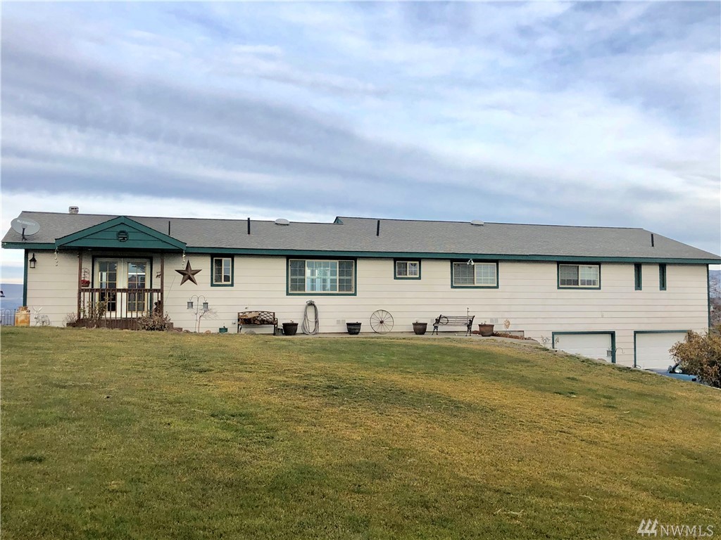 1074 Konnowac Pass Rd Moxee WA 98936