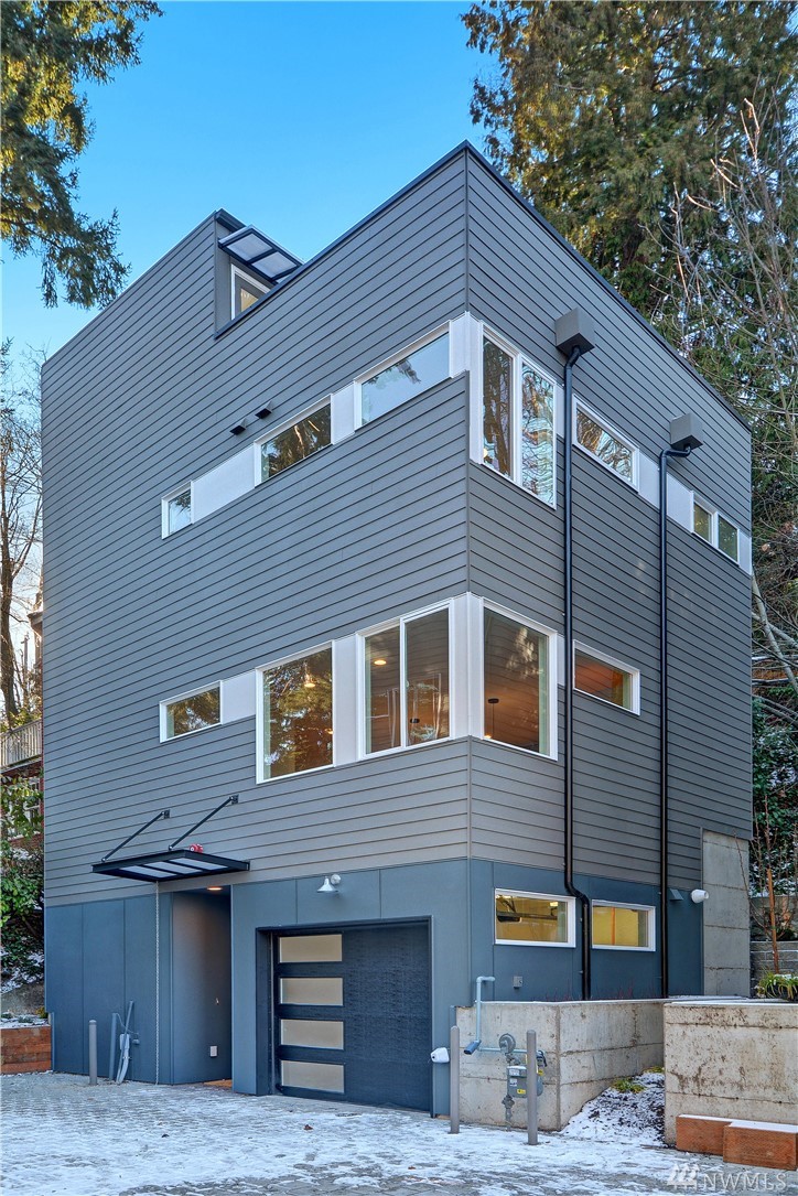 2617 3rd Ave W Unit  Seattle WA 98119