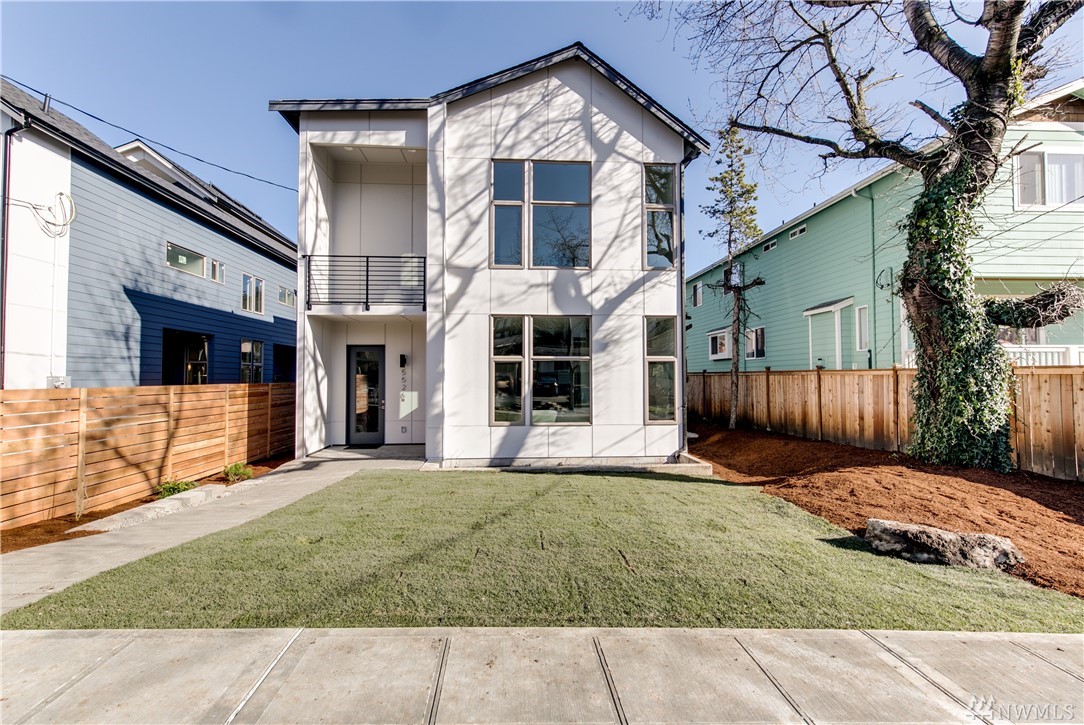 5526 16th Ave S Seattle WA 98108