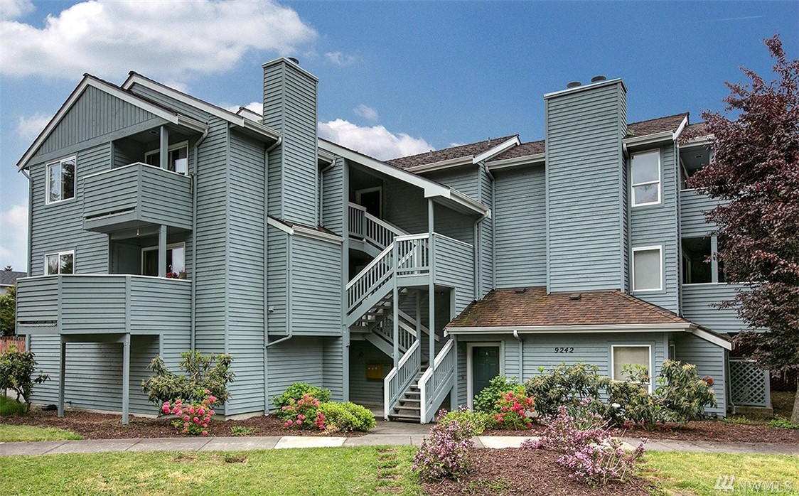 9242 Woodlawn Ave N Unit D Unit D Seattle WA 98103