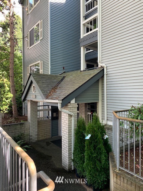 909 N 35th St Unit 401 Unit 401 Seattle WA 98103