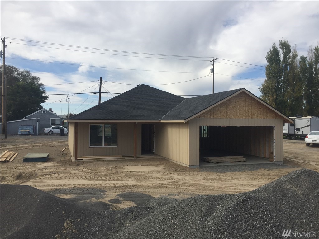 123 N Burke Ave Unit  Connell WA 99326