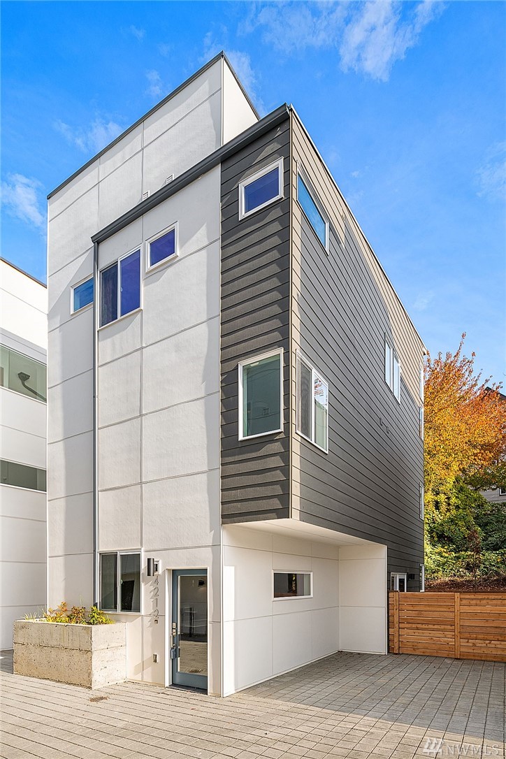 4212 37th Ave S Seattle WA 98118