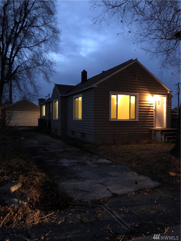 117 N Almira Connell WA 99341