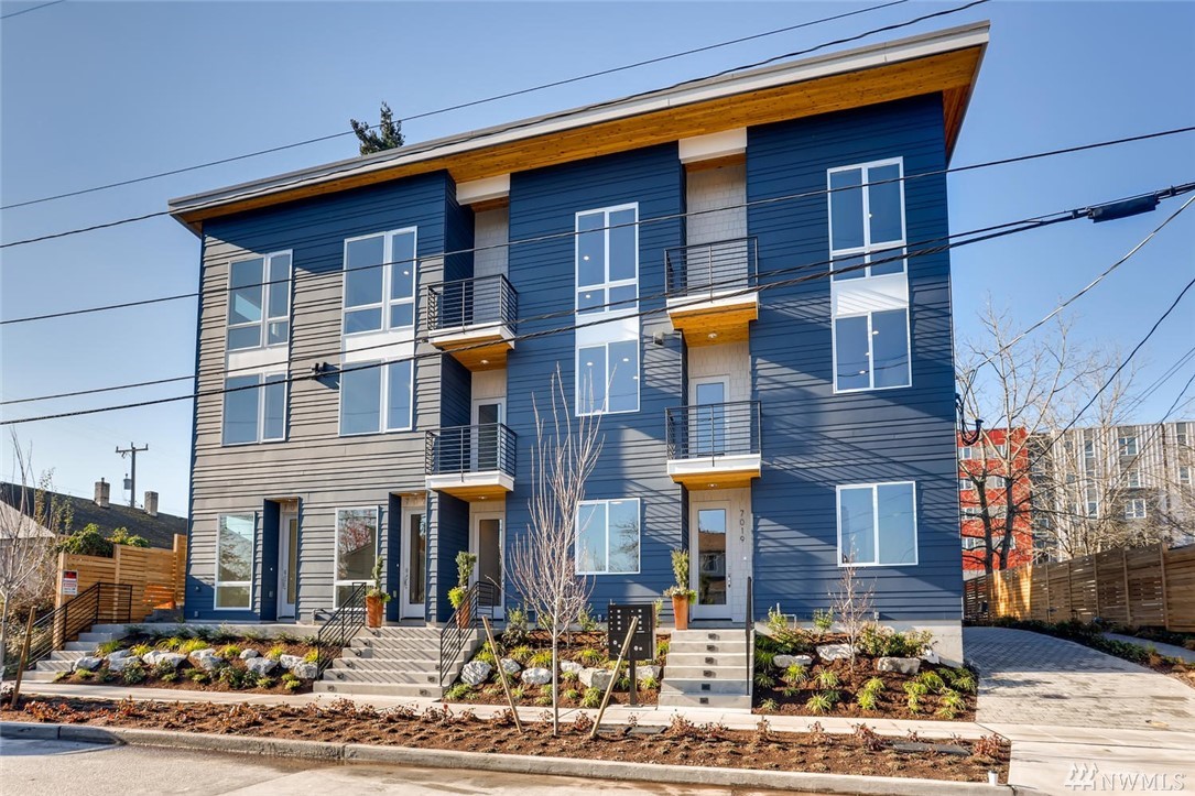 7021 42nd Ave S Unit  Seattle WA 98118