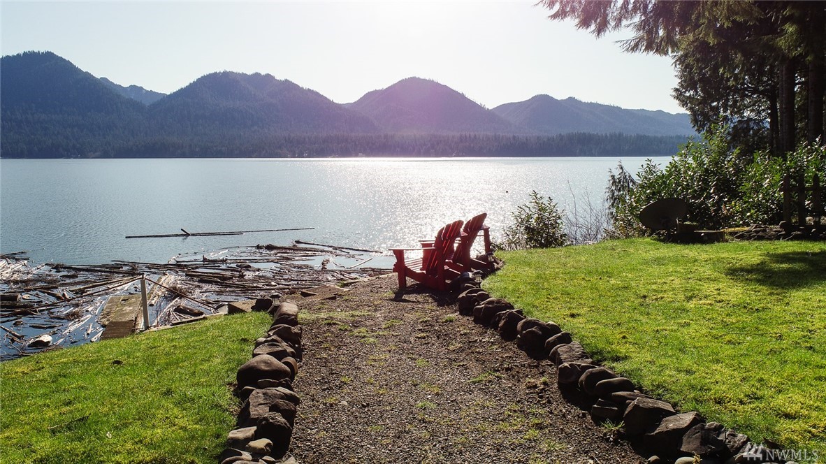 82 Lakeview Dr Amanda Park WA 98526