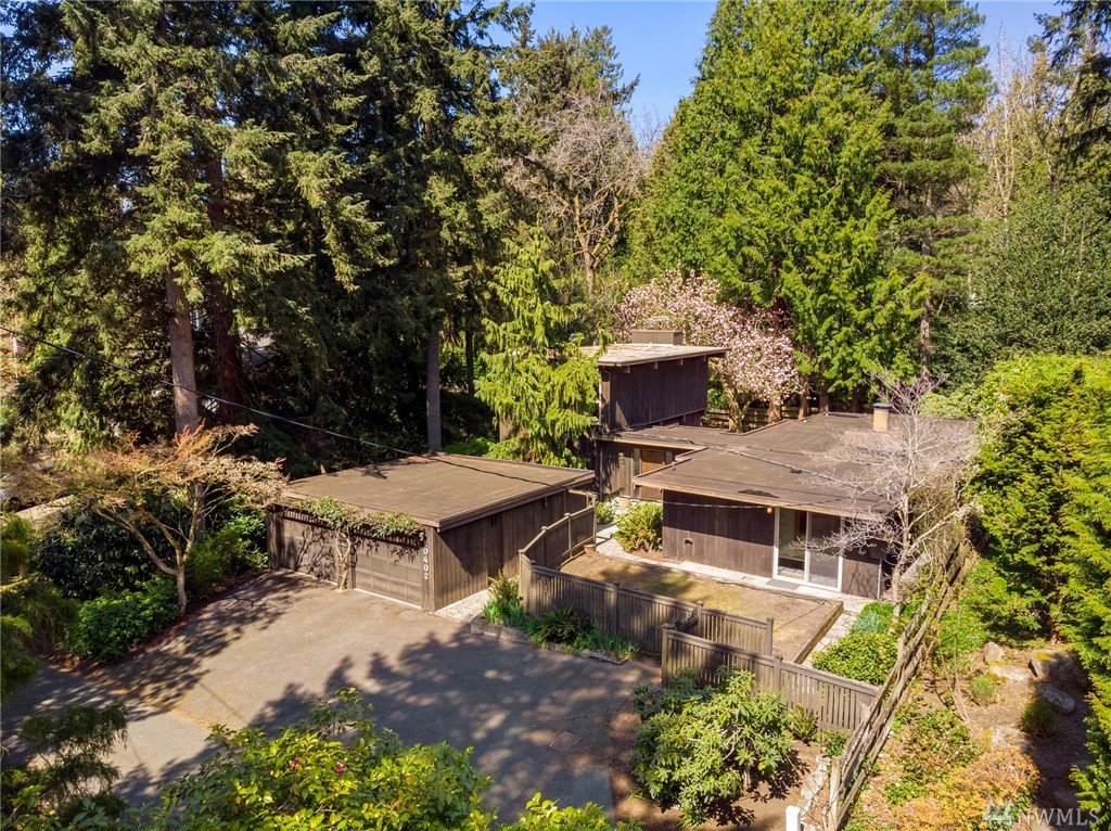 10402 SE 29th St Unit  Beaux Arts Village WA 98004