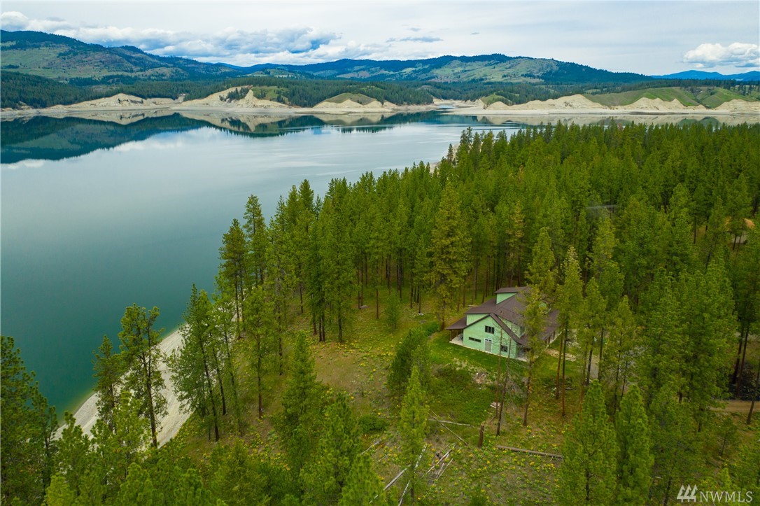 5111 Hunters Campground Rd Hunters WA 99137