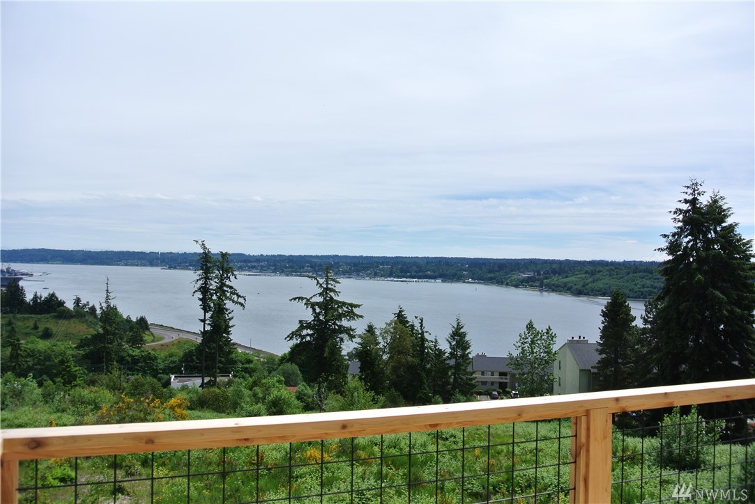 1906 Hardway Ln Unit  Bremerton WA 98312