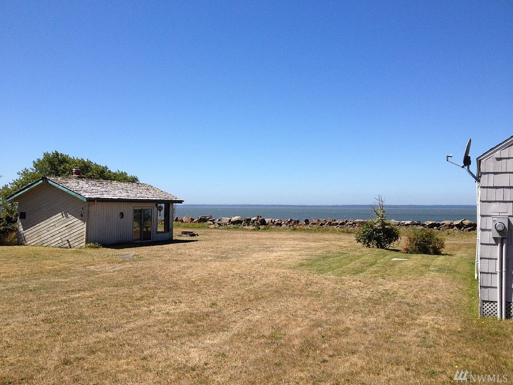 16 Beach St Bay Center WA 98527