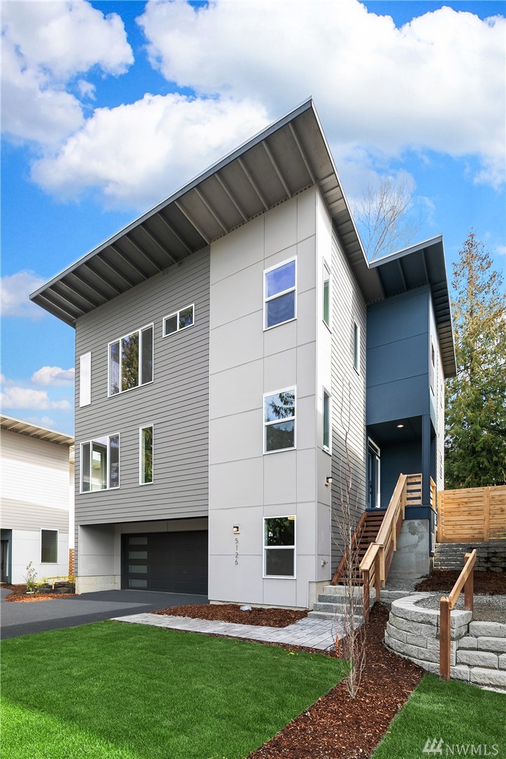5126 S Creston St Unit  Seattle WA 98178