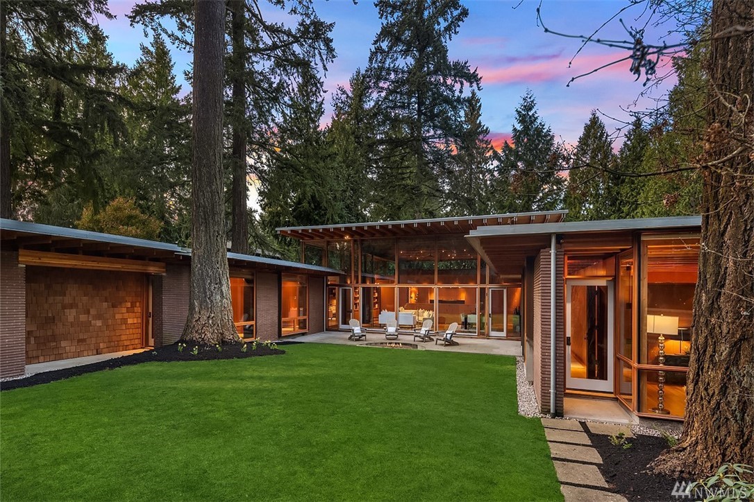 2737 107th Ave SE Beaux Arts Village WA 98004