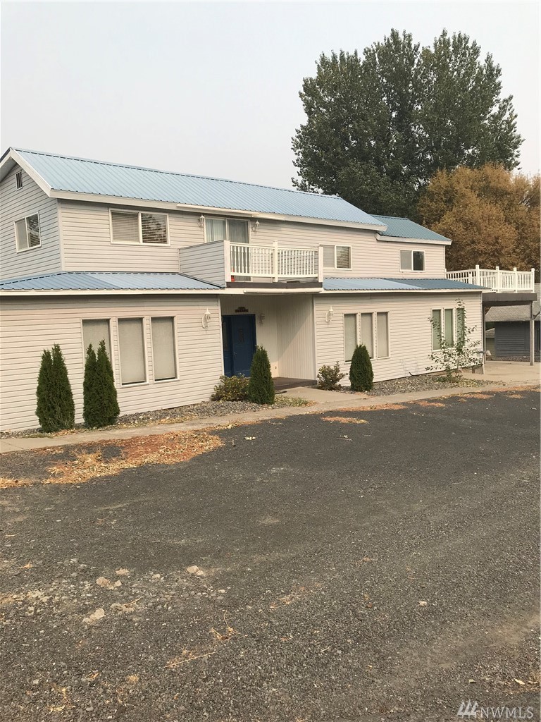318 W Maple St Unit  Almira WA 99103