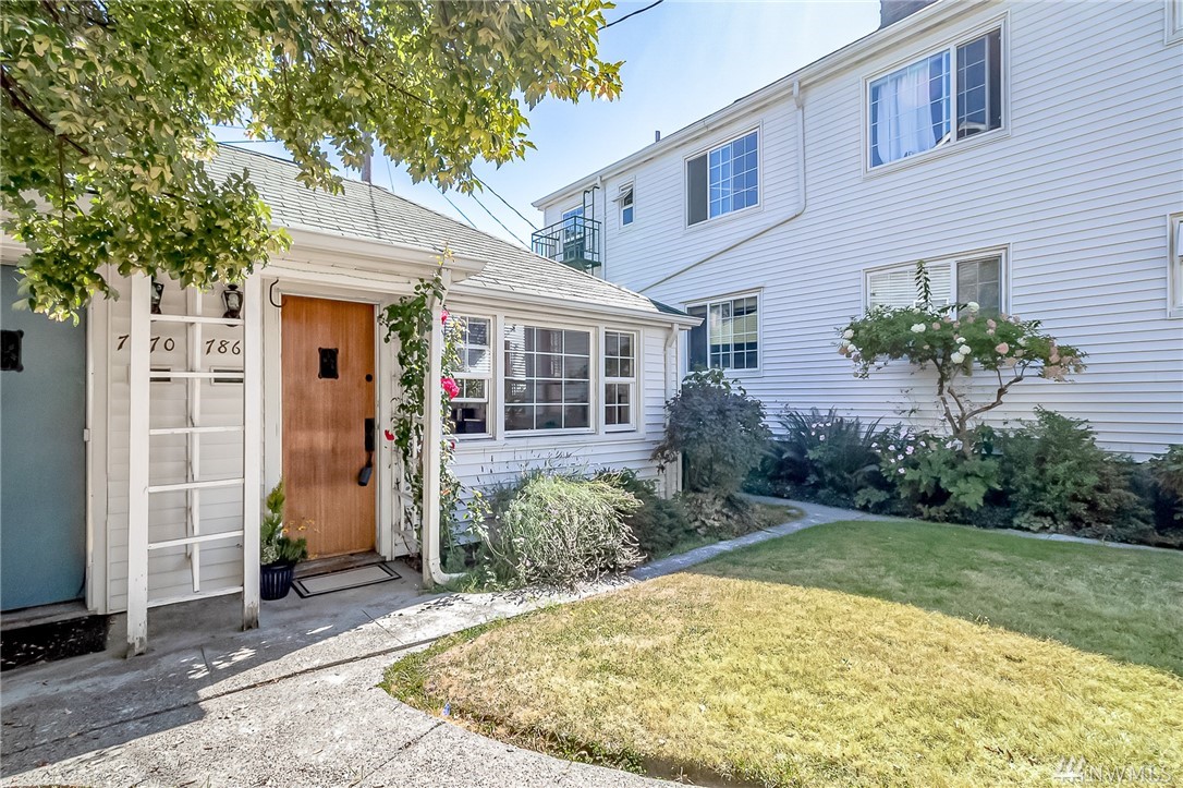 7868 Green Lake Dr Unit 9 Unit 9 Seattle WA 98103
