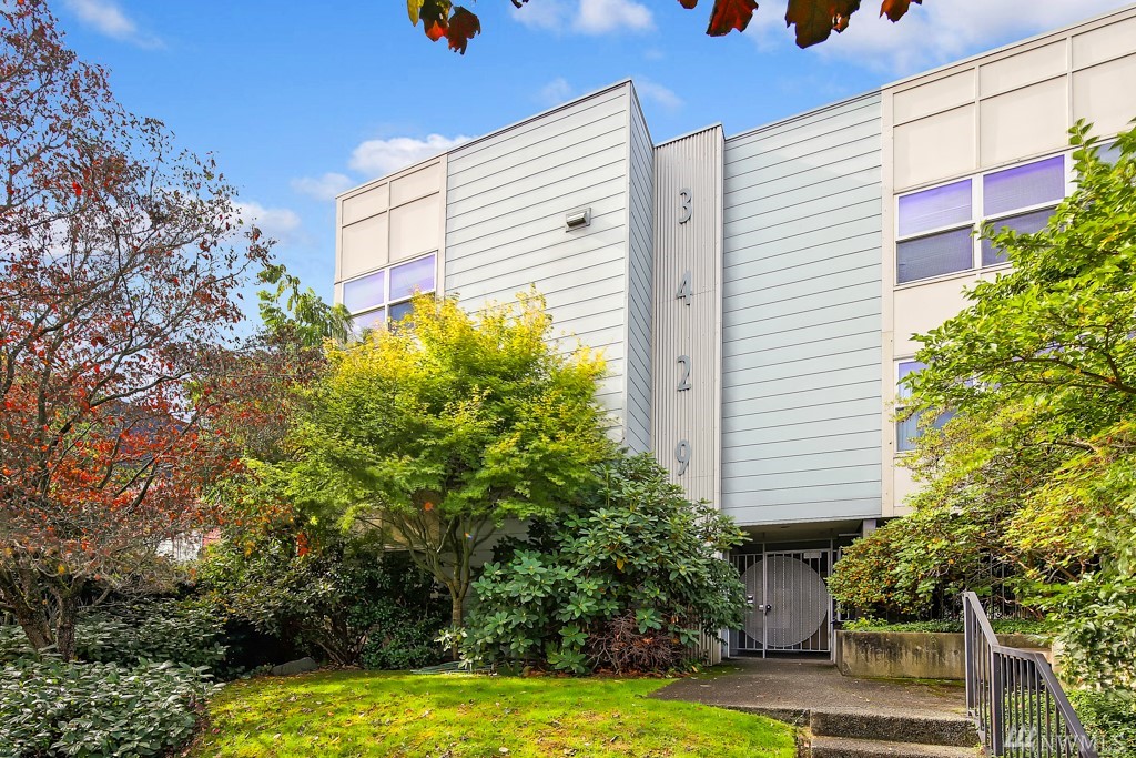 3429 Burke Ave N Unit 33 Unit 33 Seattle WA 98103