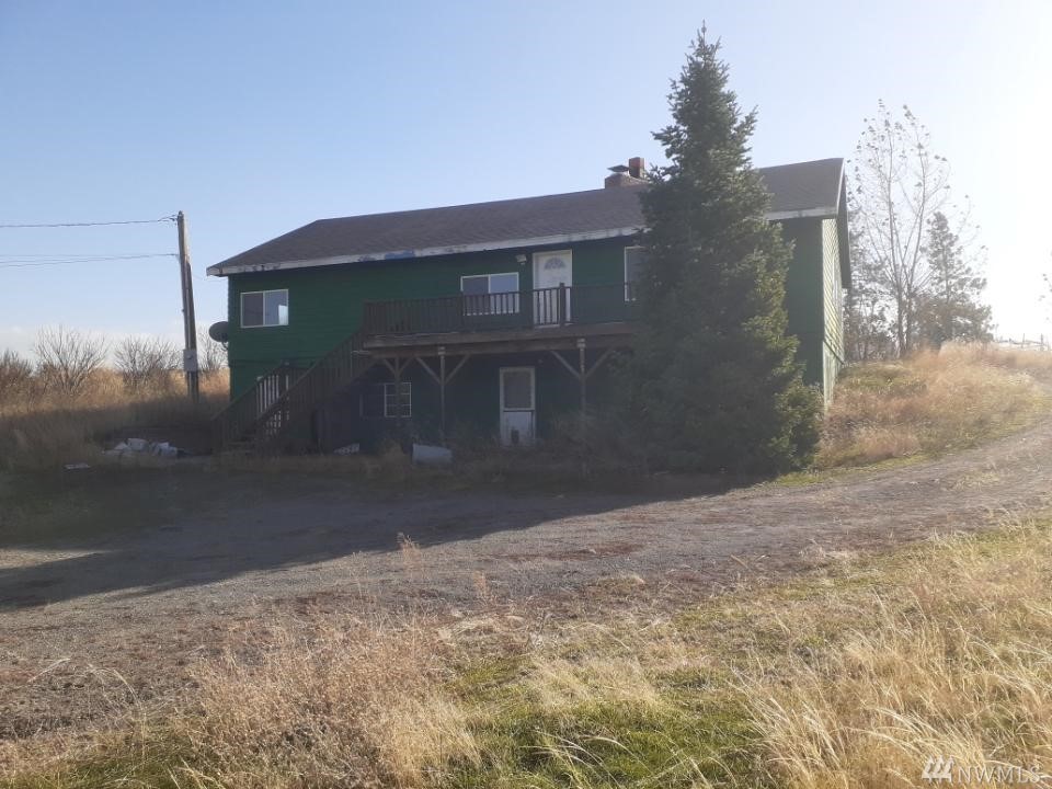 49716 Little Falls Rd E Ford WA 99013