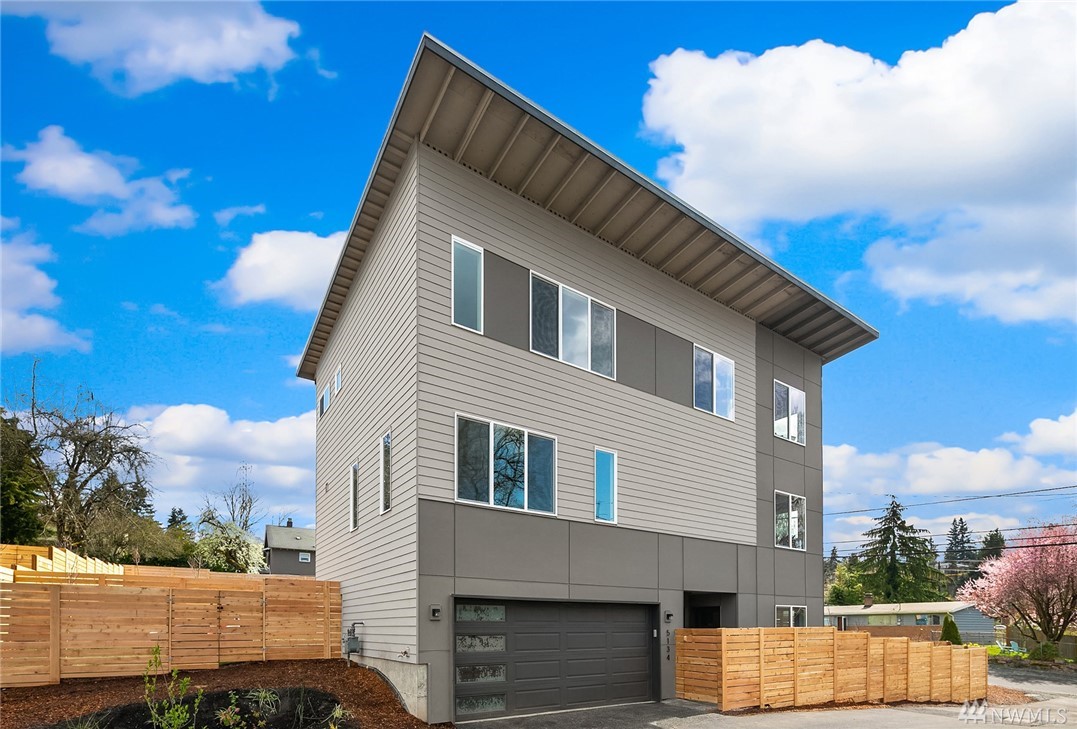 5134 S Creston St Unit  Seattle WA 98178