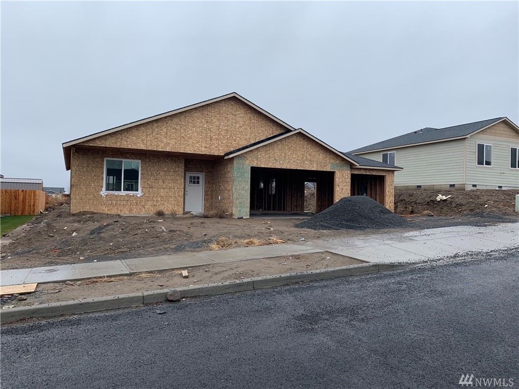 1325 W Bonneville St Unit  Moses Lake WA 98837