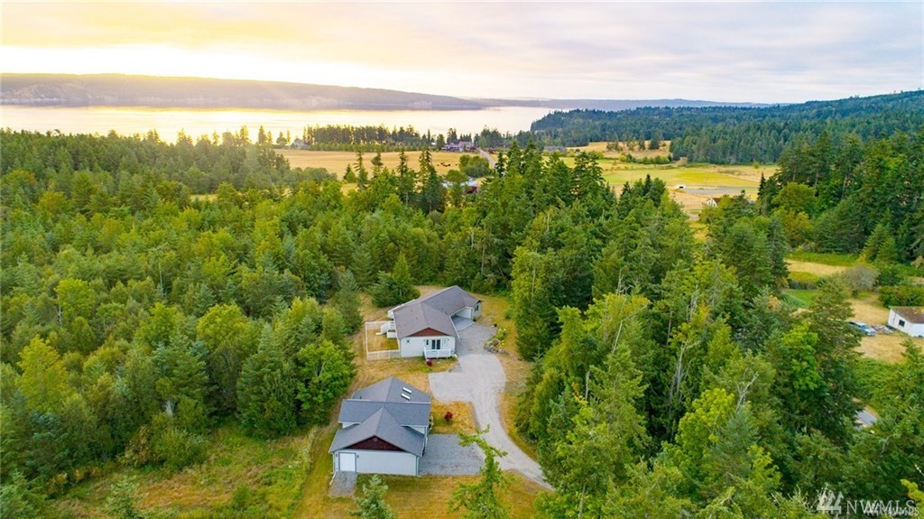 1452 Gardiner Beach Rd Unit  Gardiner WA 98382