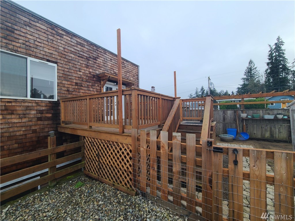 1762 NE Poulsbo Ave Keyport WA 98345