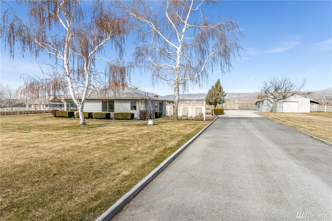 1271 Deeringhoff Rd Moxee WA 98936