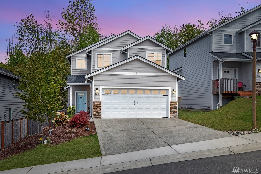 747 Freedom Ct SE Port Orchard WA 98366