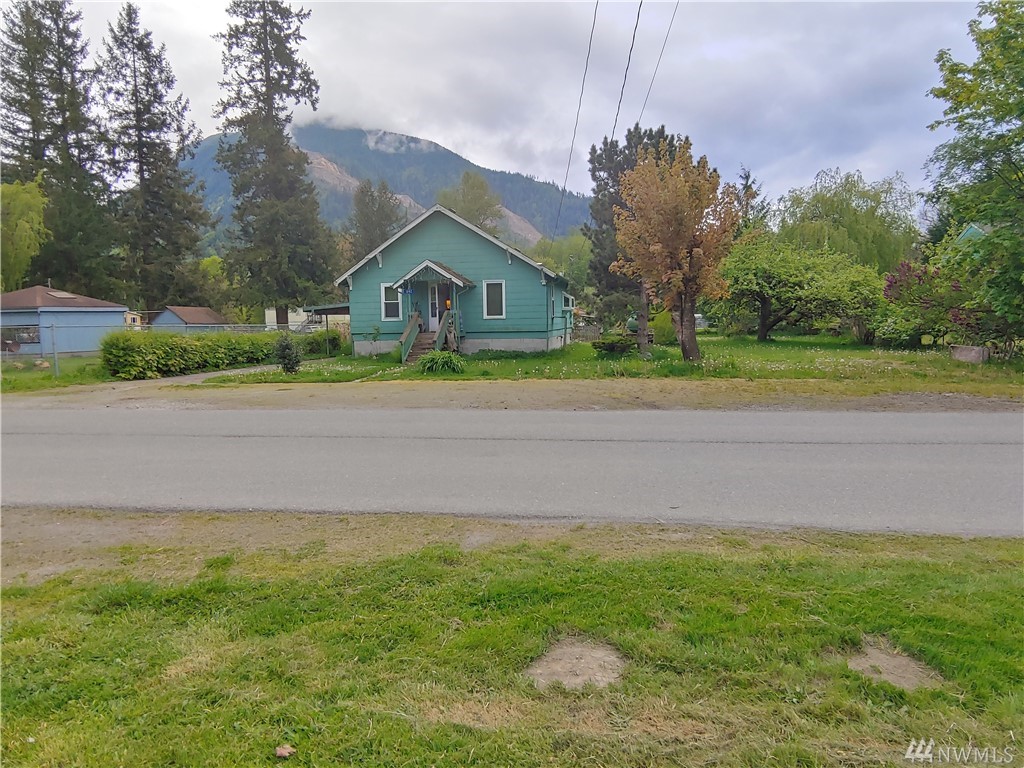 642 Maple St Hamilton WA 98255
