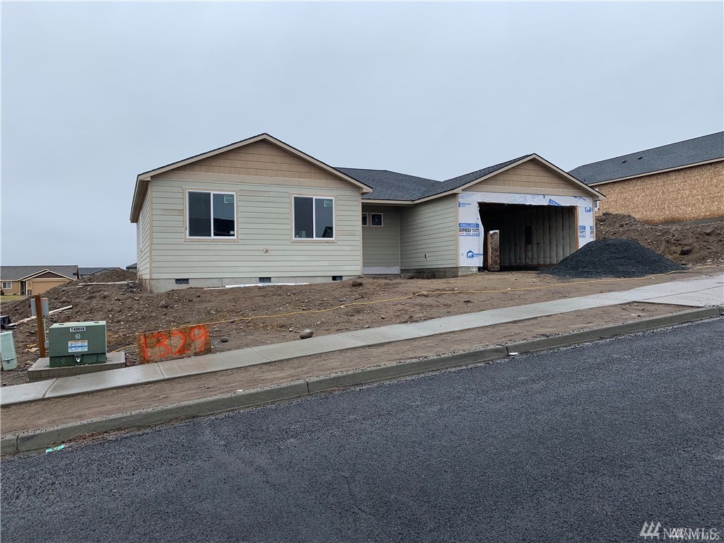 1326 W Bonneville St Unit  Moses Lake WA 98837