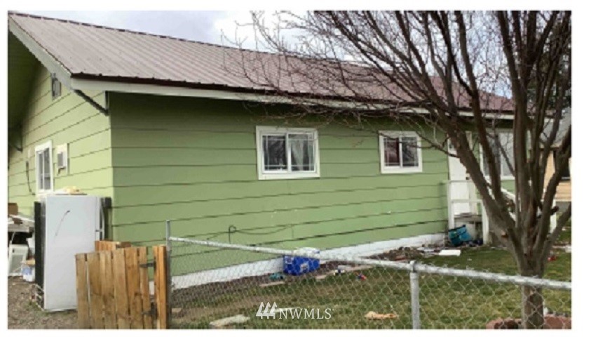 1201 W Maple St Unit  Benton City WA 99323