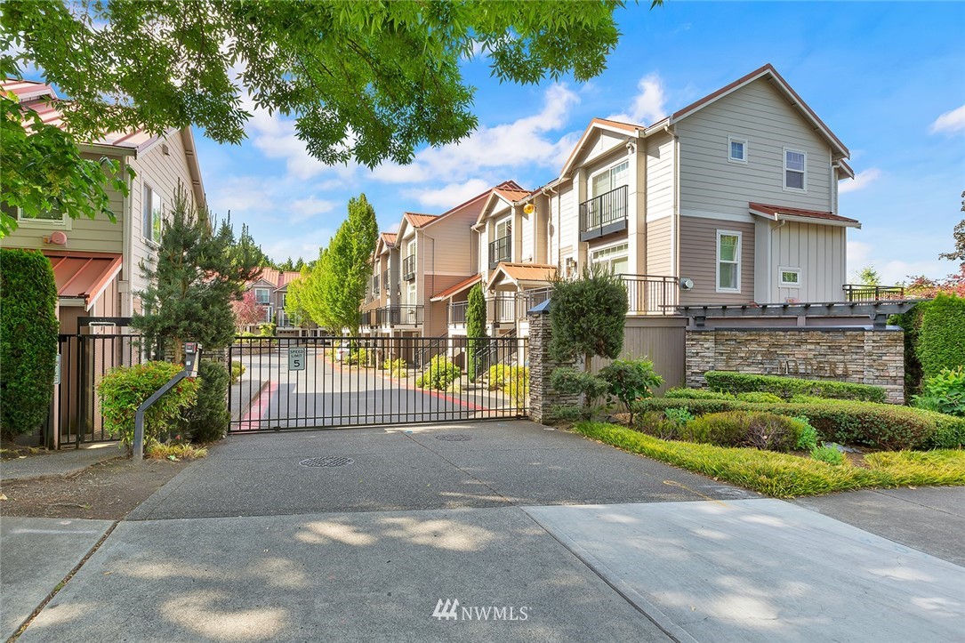 12701 SE 41st Pl Unit 322 Unit 322 Bellevue WA 98006