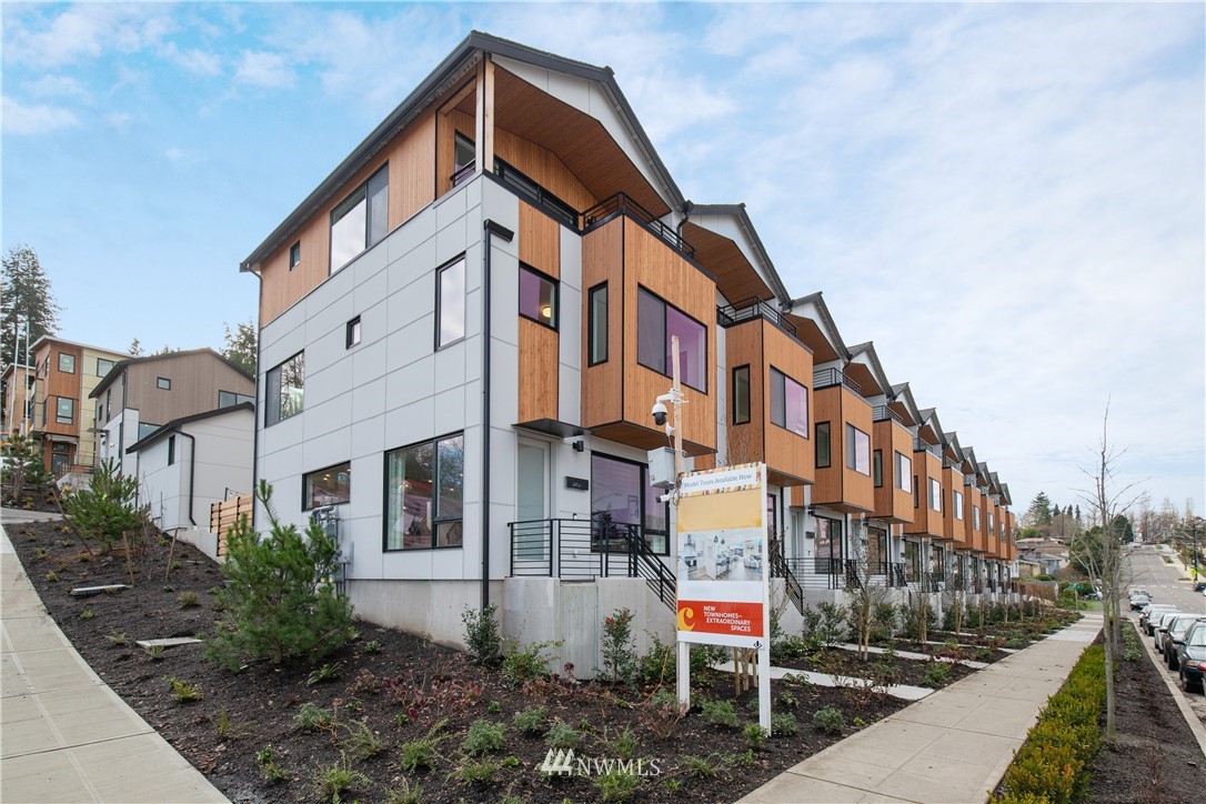3901 F S Cloverdale St Seattle WA 98118