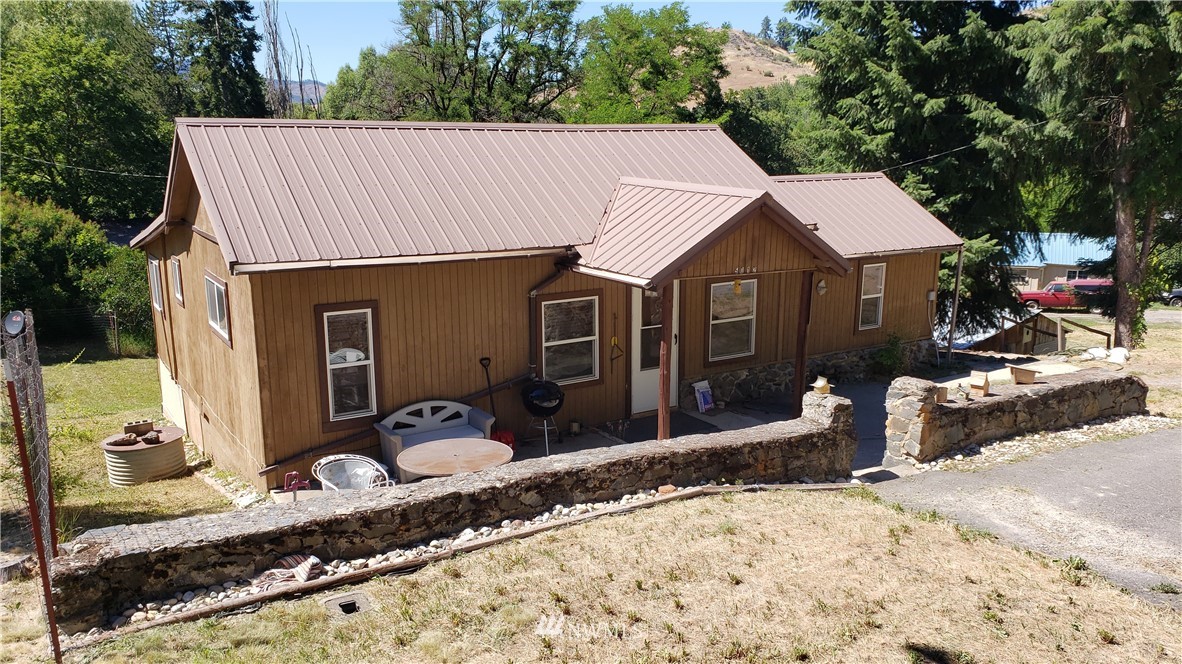 5012 Columbia River Rd Hunters WA 99137