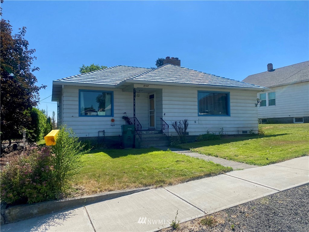107 S 3rd St Unit  Almira WA 99103